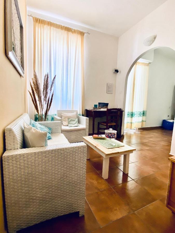 圣特雷莎加卢拉 Palazzo Antico酒店 外观 照片